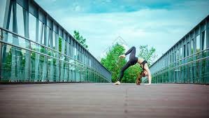 税后年薪450万欧跟队：米兰已决定500万欧买断沃克，签约2年