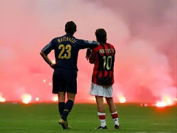 欧冠半场：克瑙夫打破僵局，法兰克福1-0巴塞罗那